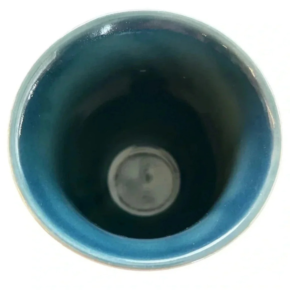 Hibiscus Pottery DRIP GLAZE 16oz
Coffee/Tea Cup/Mug Vibrant Colors. Sm chip base - Picture 4 of 6